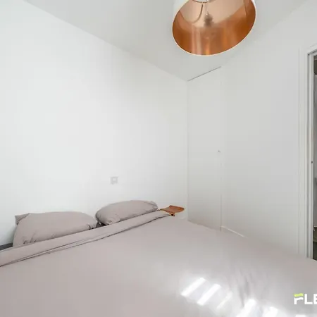 Charming 1br Near Parc Monceau 17e Lägenhet