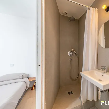 Charming 1br Near Parc Monceau 17e Lägenhet