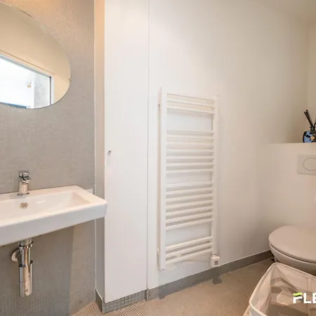 Lägenhet Charming 1br Near Parc Monceau 17e Paris